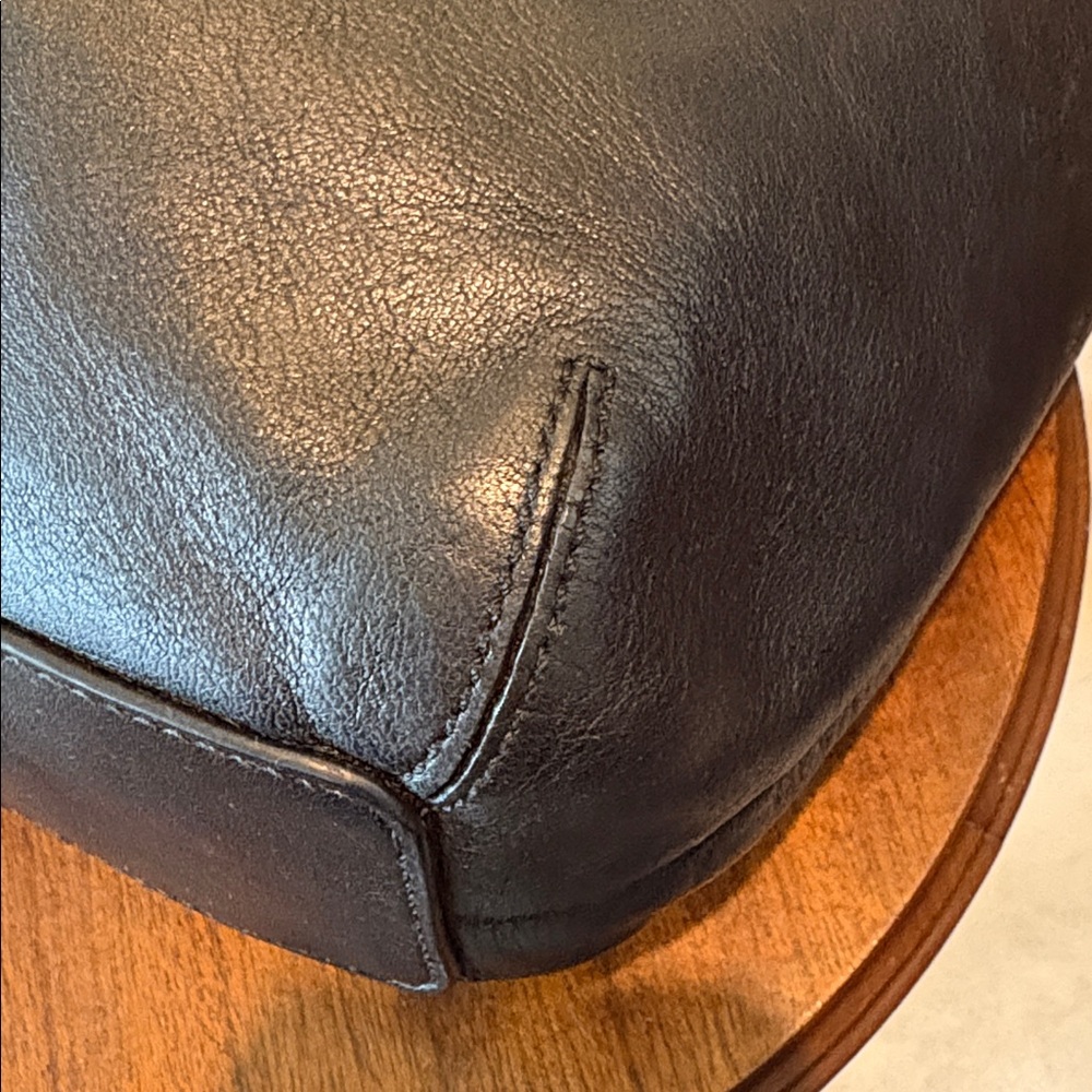 Coach  Vintage shoulder bag  F13764
Pleated front thick smooth leather black EUC - Picture 14 of 17